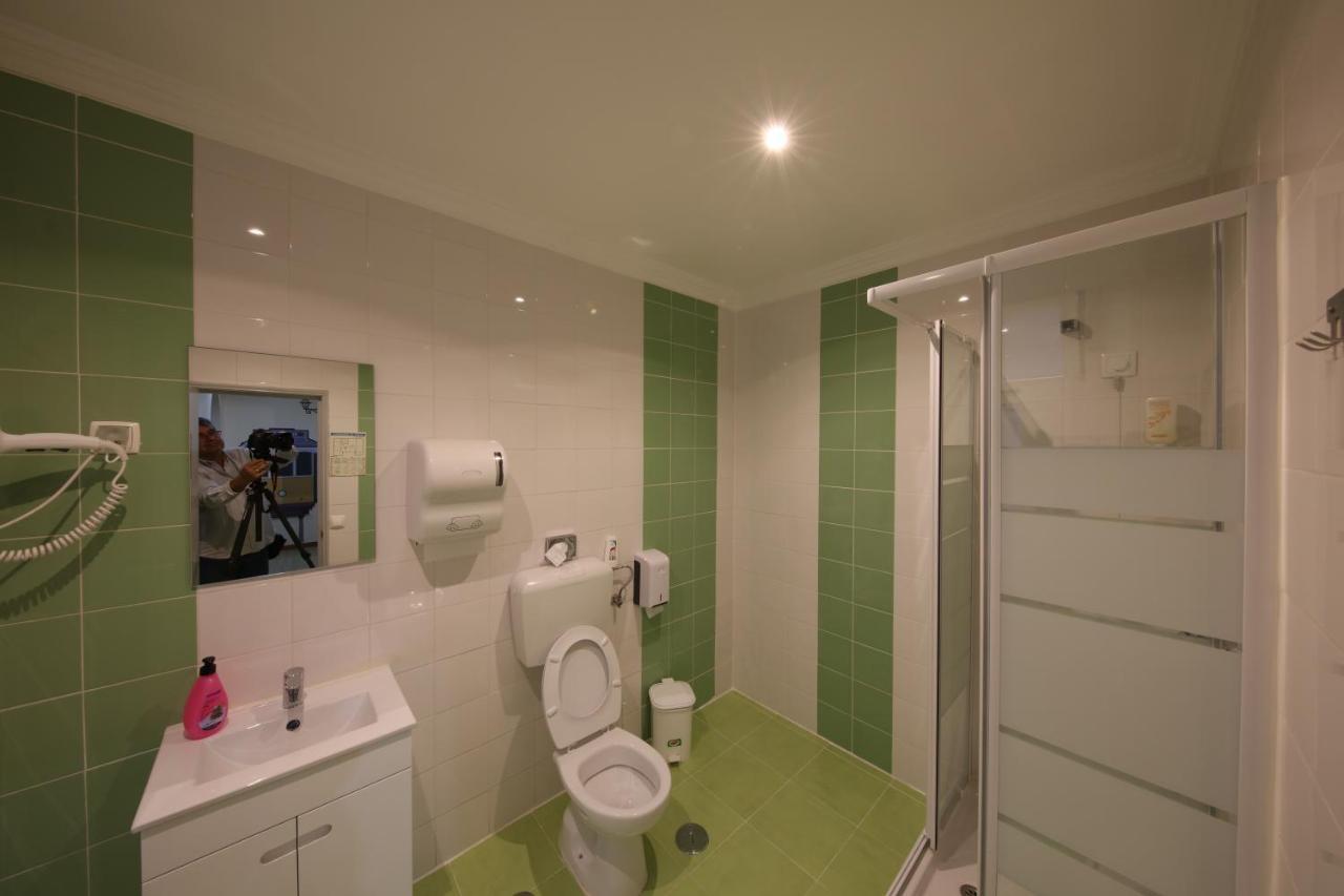 Habitación Doble con baño compartido